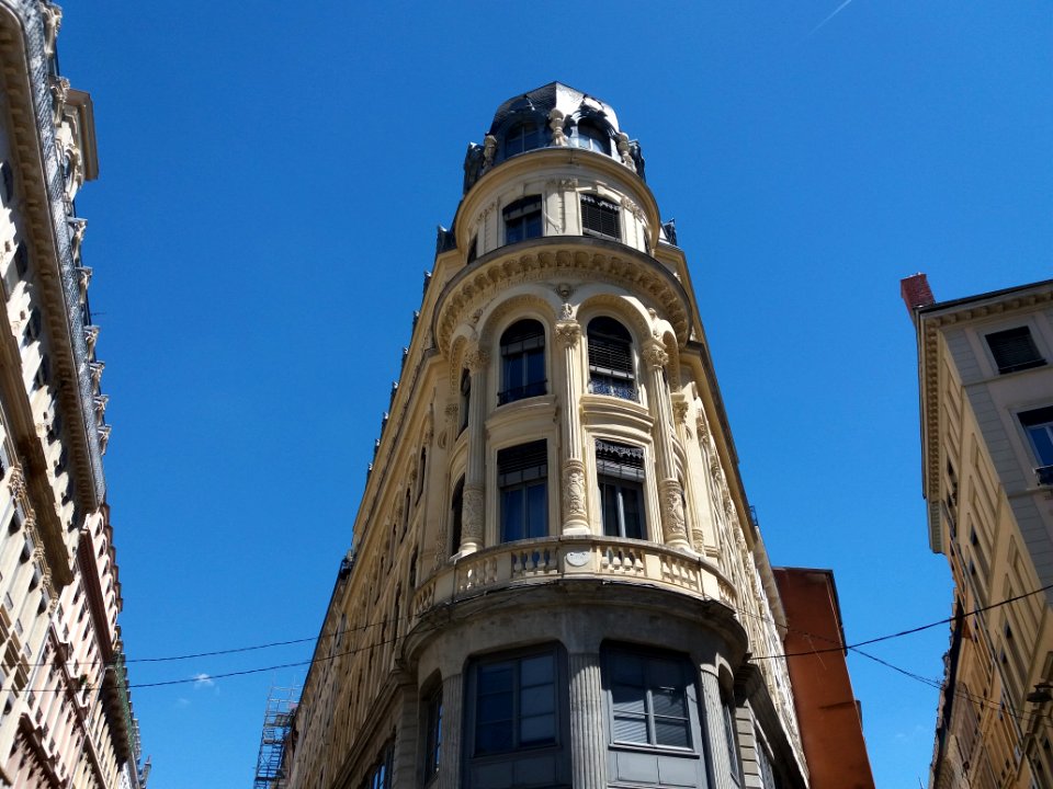 Lyon 2e - Place des Jacobins, immeuble à l'angle des rue Childebert et Confort