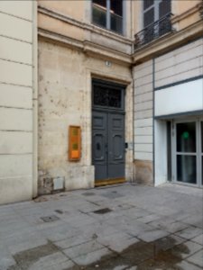 Lyon 2e - Place Le Viste, porte au numéro 4