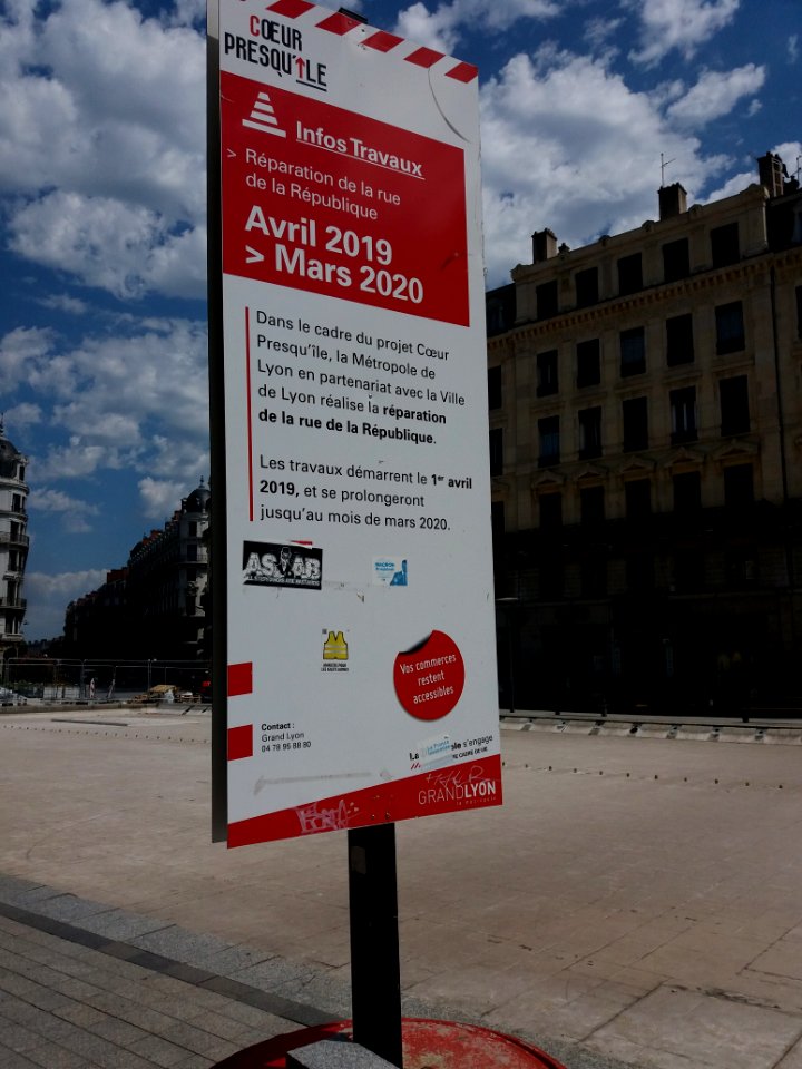 Lyon 2e - Place de la République, plaque travaux 2019-2020