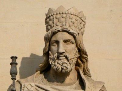 Lyon 2e - Quai Jules Courmont - Hôtel-Dieu - Statue de Childebert 1er - Tête
