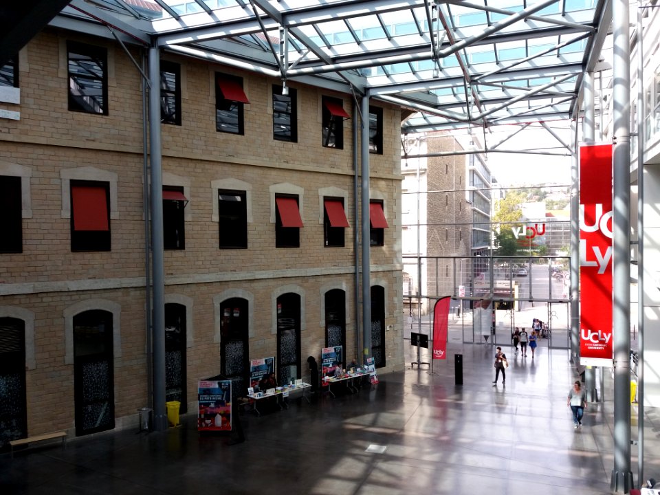Lyon 2e - Place des Archives - Campus Saint-Paul de l'UCLy (13)