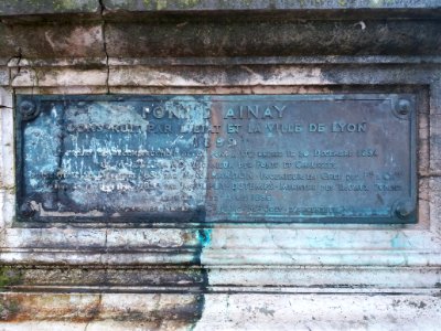 Lyon 2e - Quai Maréchal Joffre - Pile du pont d'Ainay - Plaque
