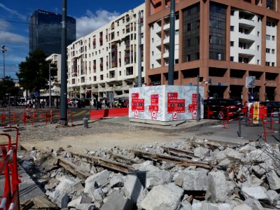 Lyon 3e - Place Charles Béraudier, destruction de l'ancienne aire de retournement du tramway (2)