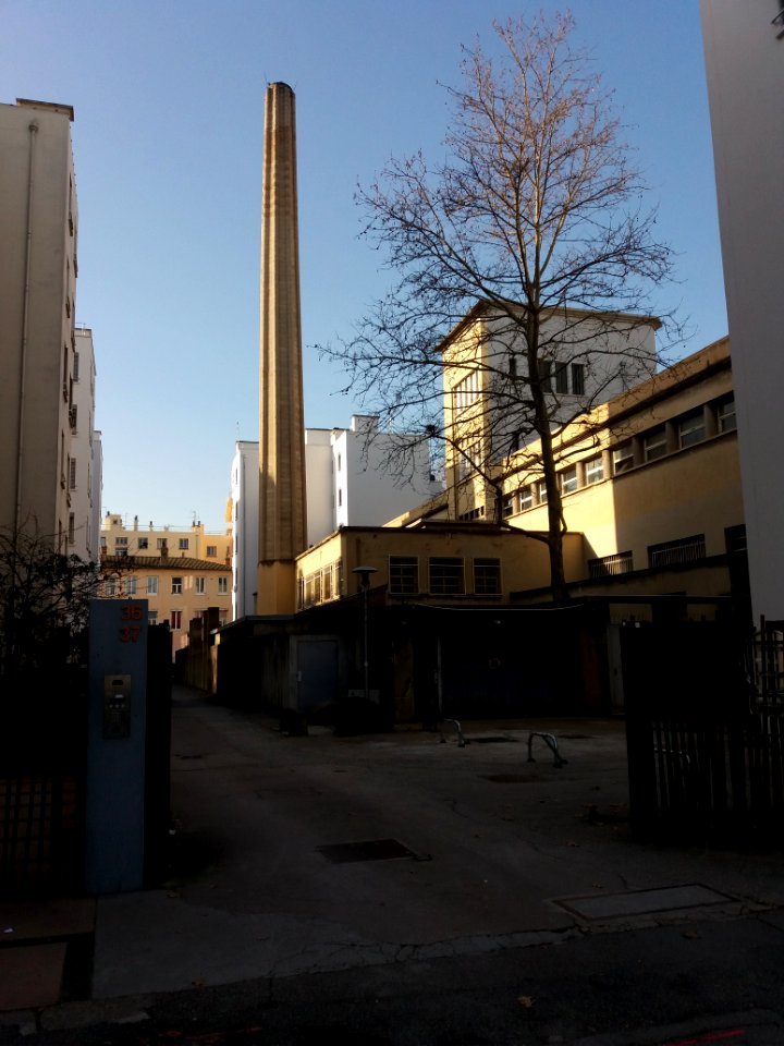 Lyon 2e - Quai Perrache, ancienne chaufferie des Bains douche aux numéros 36, 37