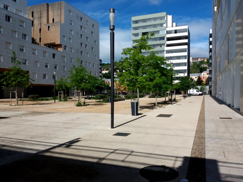 Lyon 2e - Place Camille Georges, depuis l'angle nord-est