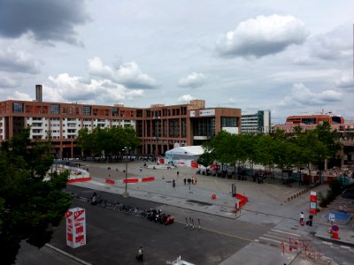Lyon 3e - Place Charles Béraudier, depuis la base de vie chantier (2)