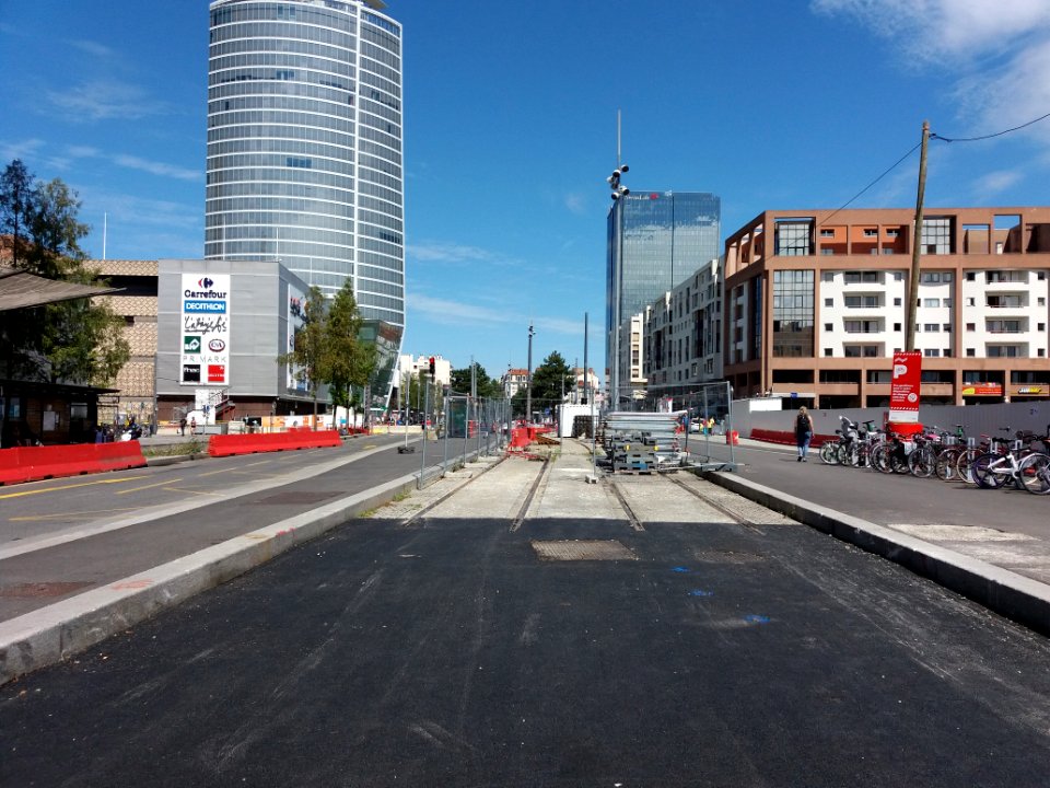 Lyon 3e - Place Charles Béraudier, ancienne aire de retournement des tramways