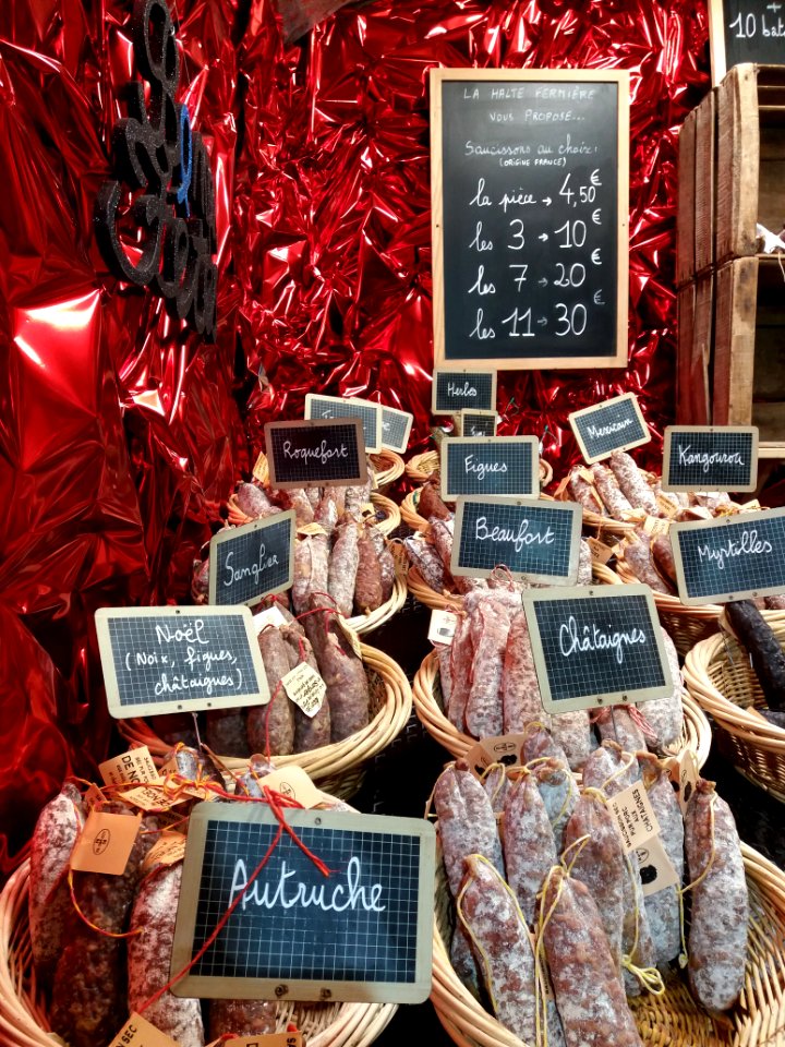 Lyon 2e - Place Carnot - Marché de Noël 2019, vente de saucissons