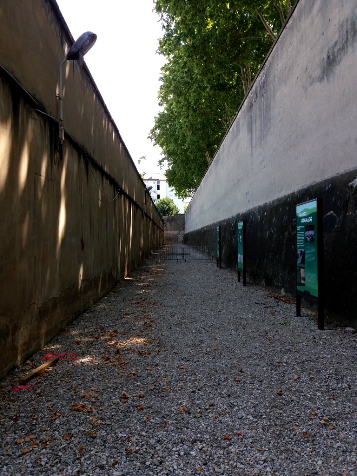 Lyon 3e - Prison Montluc - Chemin de ronde - Exposition Morts pour la France