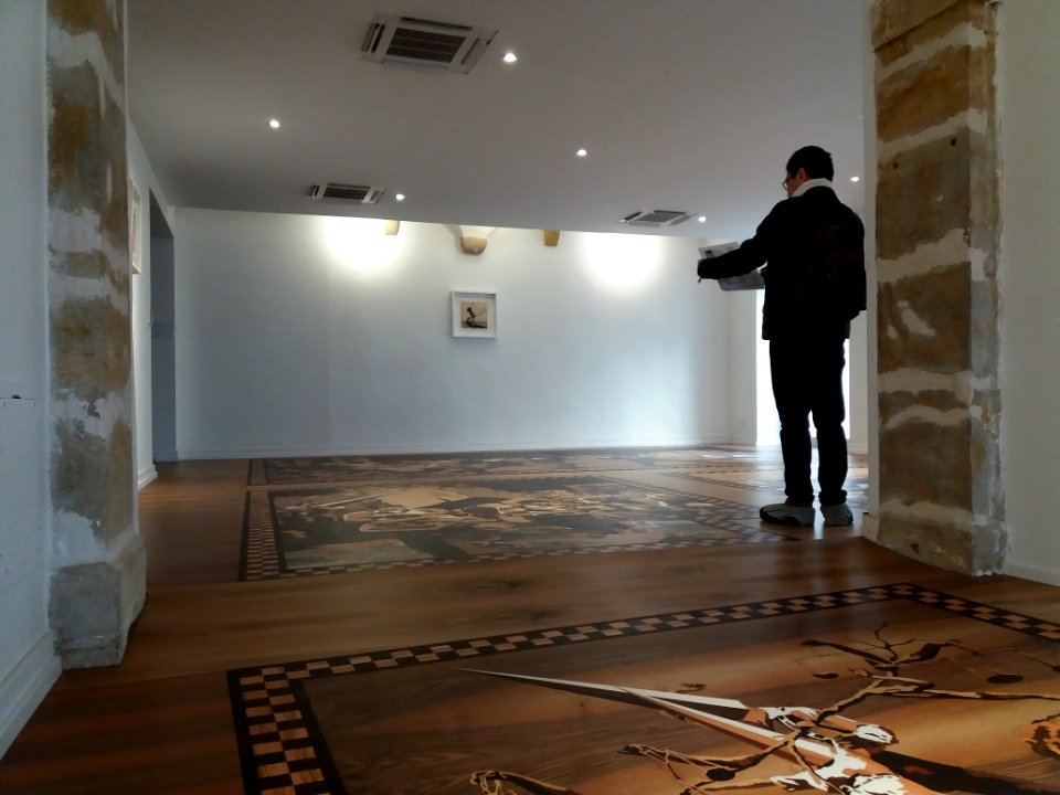 Lyon 2e - Place Bellecour - Fondation Bullukian, exposition Andrea Mastrovito, tableaux en marqueterie au sol