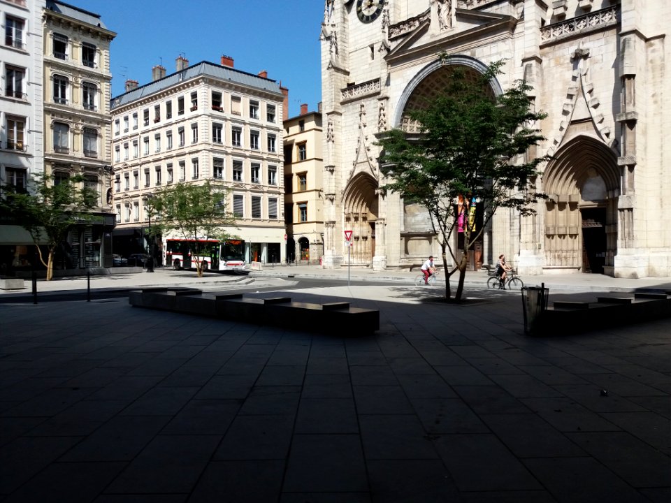 Lyon 2e - Place Saint-Nizier, après rénovation (2)