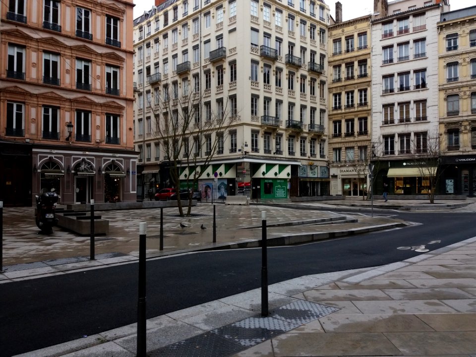 Lyon 2e - Place Saint-Nizier, après rénovation