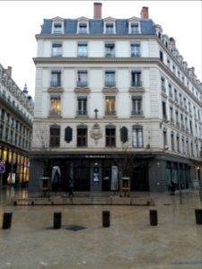 Lyon 2e - Place de l'Hôpital - Immeuble en face de la chapelle de l'Hôtel-Dieu