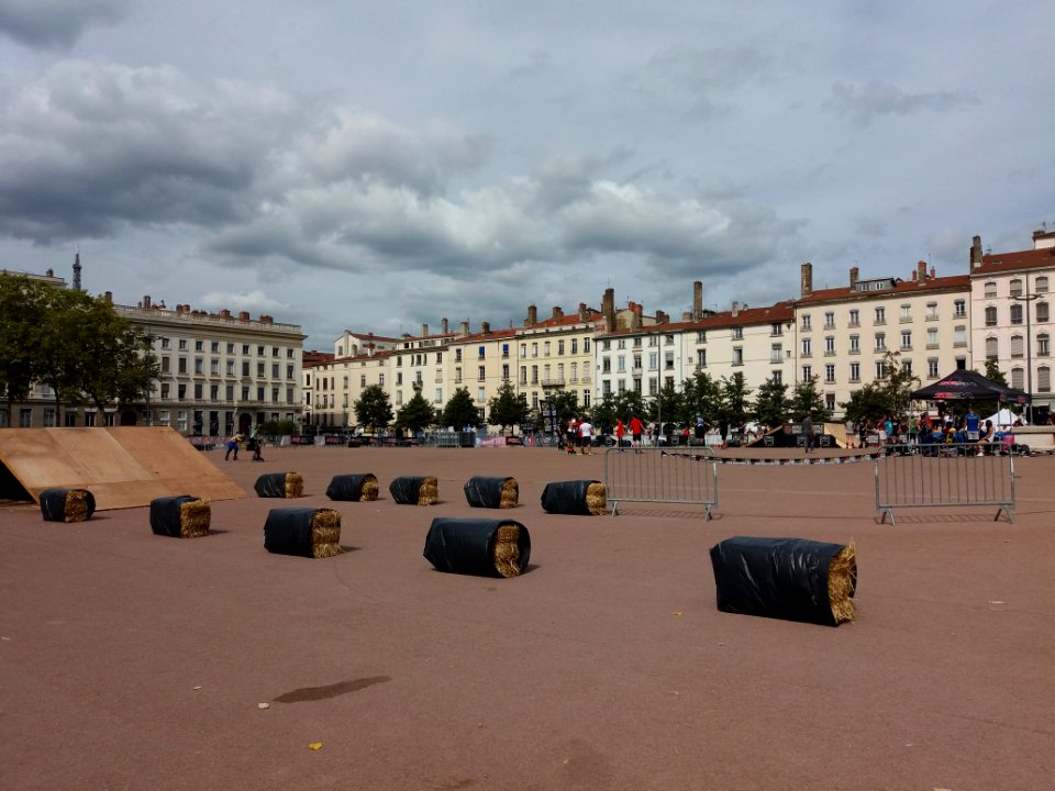 Lyon 2e - Place Bellecour - Lugdunum Roller Contest 2019 (02)