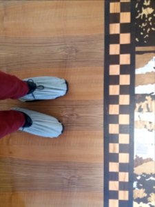 Lyon 2e - Place Bellecour - Fondation Bullukian, exposition Andrea Mastrovito, surchaussures