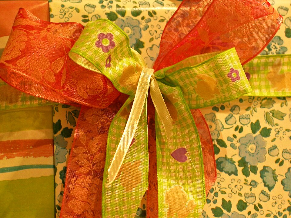Wrapping paper made give