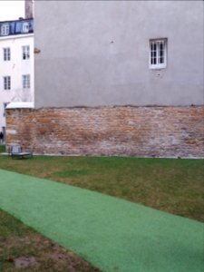 Lyon 2e - Place Bellecour - Fondation Bullukian - Jardin, mur ouest