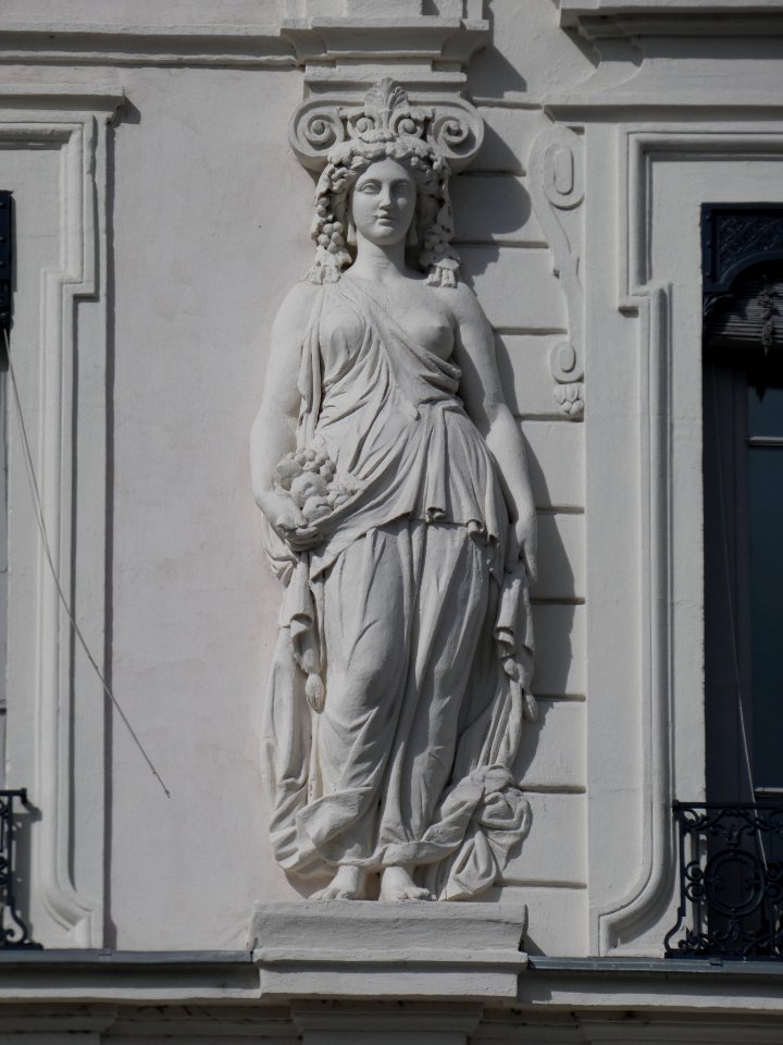 Lyon 2e - Quai Docteur Gailleton - Immeuble au numéro 34 - Statues de Fabisch - Statue gauche