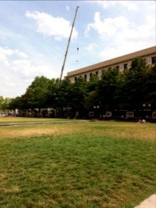 Lyon 2e - Place Antonin Poncet, enlèvement de gravats depuis le toit de la Grande Poste