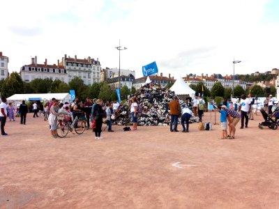Lyon 2e - Place Bellecour, pyramide de chaussures 2019 (5)