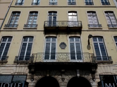 Lyon 2e - Place Bellecour, immeuble au numéro 3, plaque