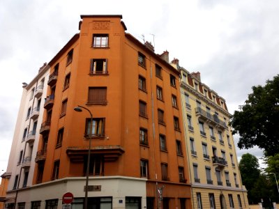 Lyon 4e - Avenue Cabias, immeuble à l'angle de la rue Valentin Couturier