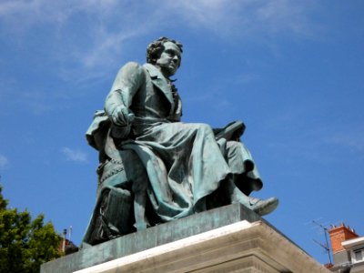 Lyon 2e - Place Ampère - Statue à Ampère