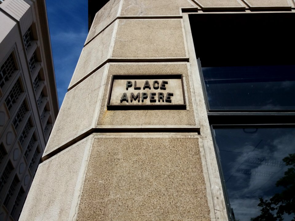 Lyon 2e - Place Ampère, plaque
