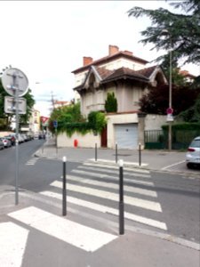 Lyon 4e - Avenue Cabias, maison à l'angle de la rue Denfert-Rochereau