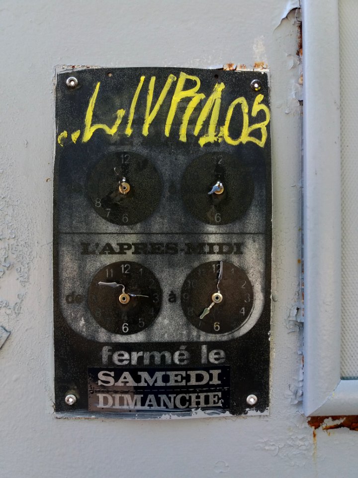 Lyon 4e - Montée Bonafous, ancienne plaque horaire au numéro 16