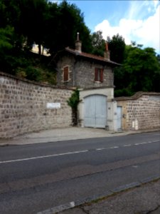 Lyon 5e - Avenue Debrousse, au numéro 10, entrée de l'internat CPE, Les Chartreux - Saint Irénée