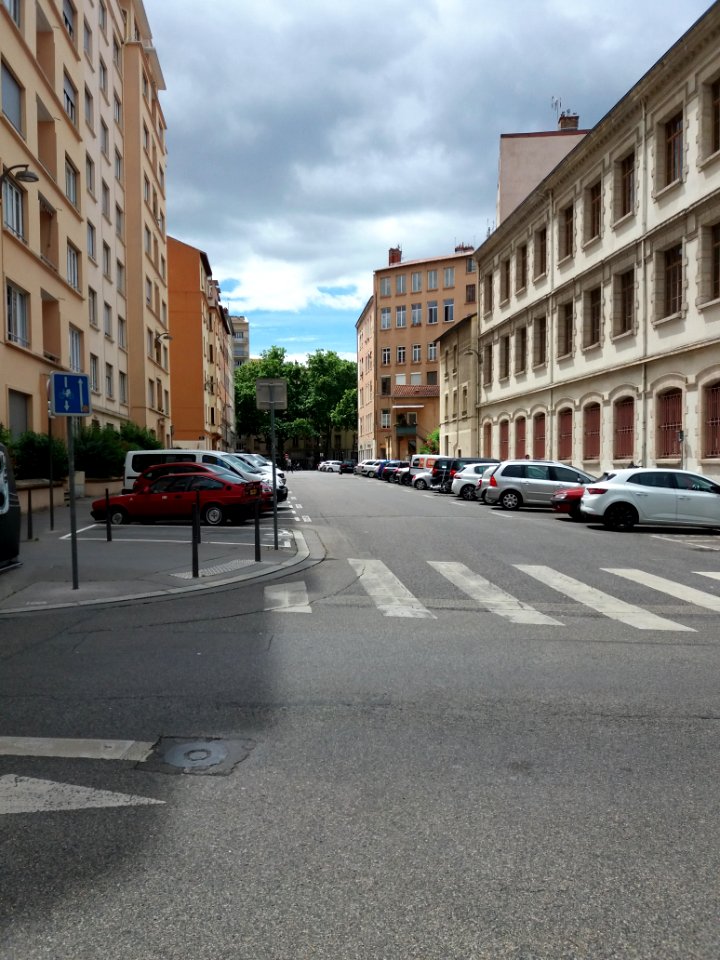 Lyon 4e - Avenue Cabias, depuis la rue Jacquard