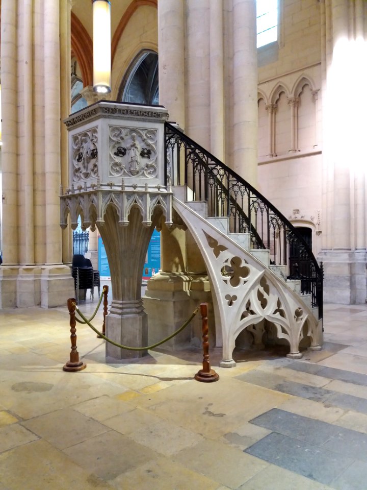 Lyon 5e - Cathédrale Saint Jean - Chaire 02