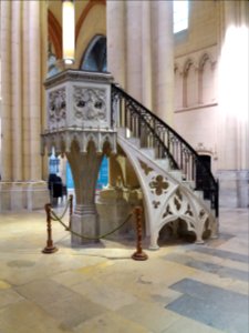 Lyon 5e - Cathédrale Saint Jean - Chaire 02