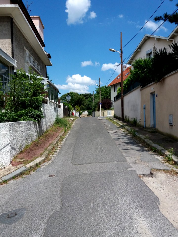Lyon 4e - Rue de la Corniche, depuis le Chemin Vert