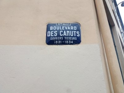 Lyon 4e - Boulevard des Canuts, plaque ouvriers tisseurs 1831-1834