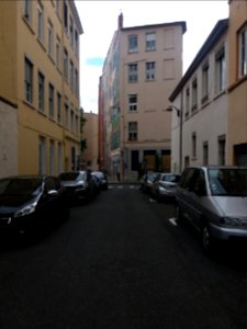 Lyon 4e - Impasse Gord, avec vue sur le mur des Canuts