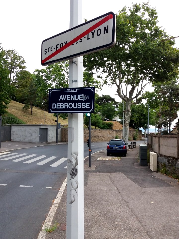 Lyon 5e - Avenue Debrousse - Plaque