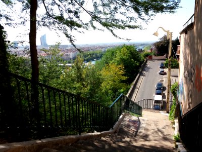 Lyon 4e - Montée Bonafous, depuis le haut de l'escalier partant de la rue Justin Godart