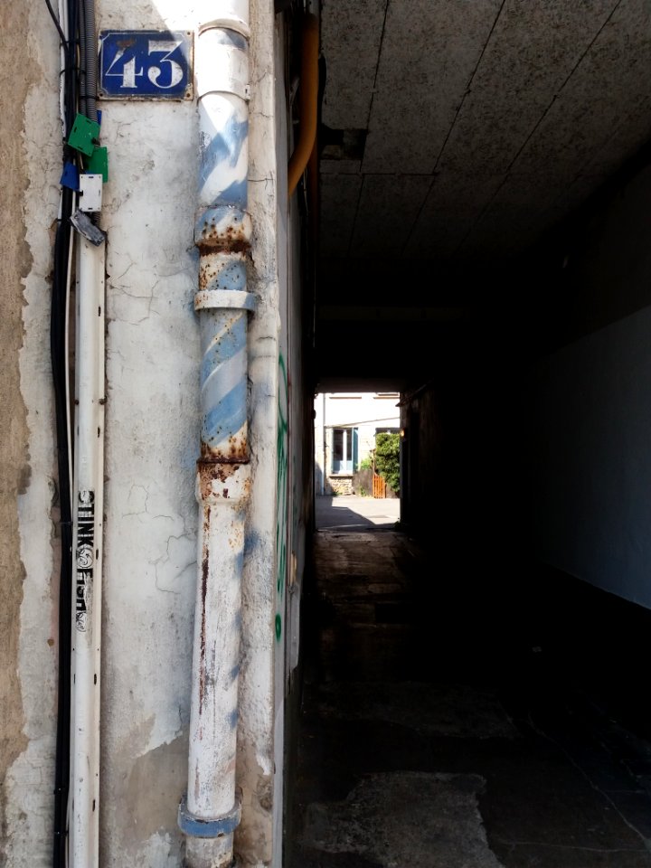 Lyon 4e - Rue Belfort, passage qui mène au numéro 45, depuis la rue