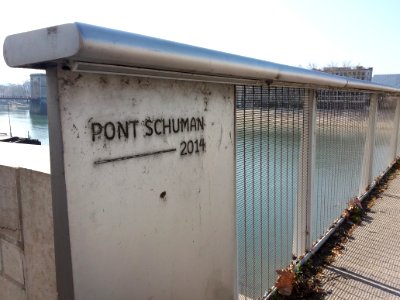 Lyon 4e - Pont Robert Schuman - Inscription Pont Schuman 2014