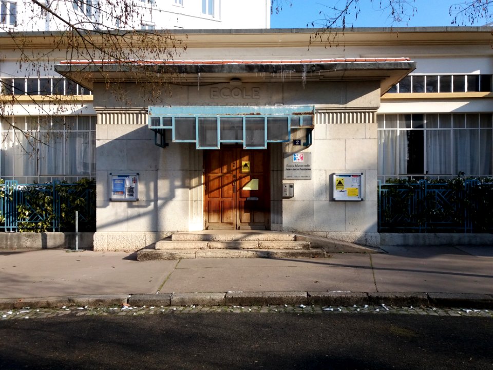 Lyon 4e - Place Picard - École maternelle Jean de la Fontaine