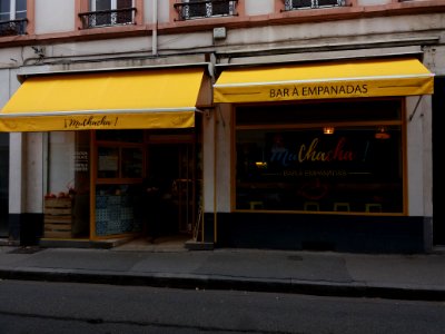 Lyon 3e - Rue Paul Bert - Muchacha, façade