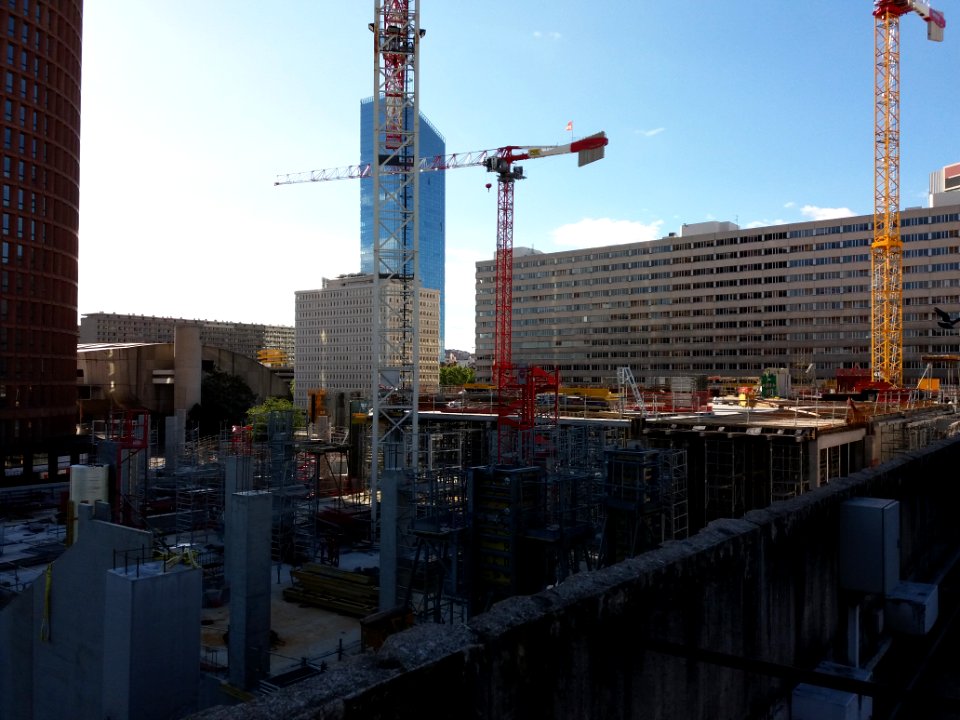 Lyon 3e - Rue Servient, chantier d'extension du centre commercial, depuis le toit