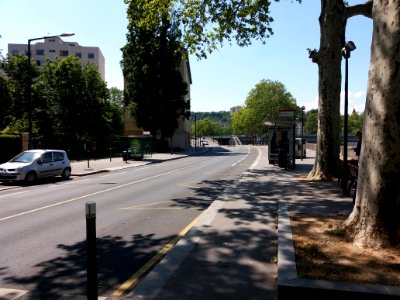 Lyon 4e - Quai Joseph Gillet, côté sud en arrivant sur l'avenue de Birmingham