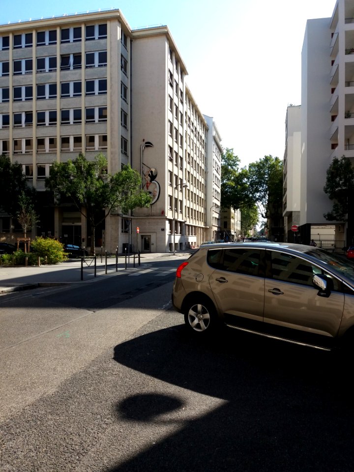 Lyon 3e - Rue Mazenod, vers l'est, intersection avec la rue Pierre Corneille