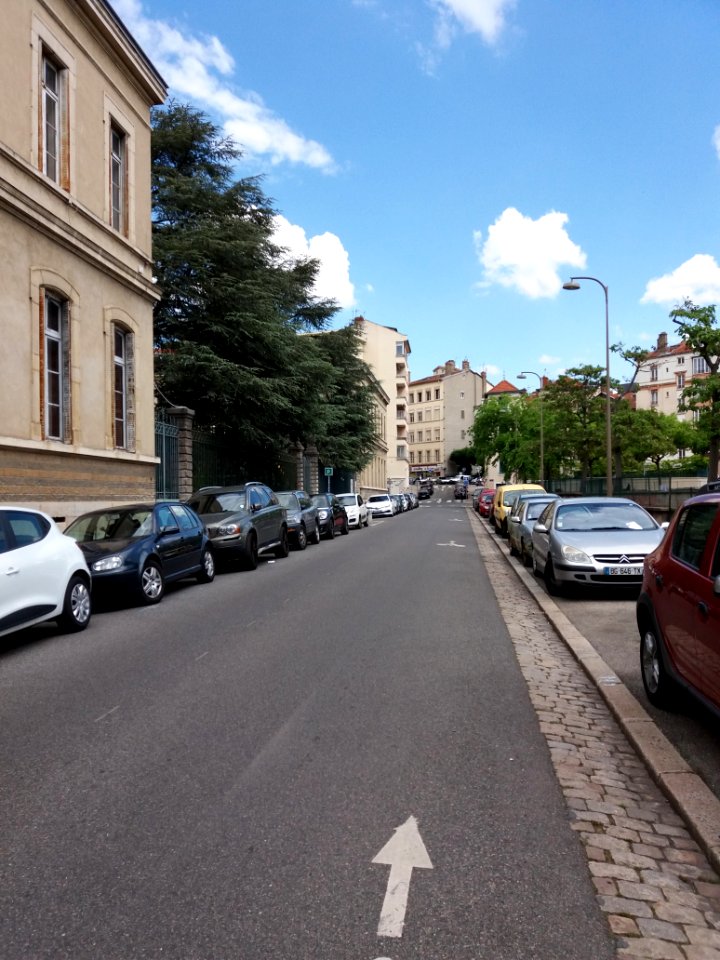 Lyon 4e - Rue Anselme, côté est depuis la rue Chazière