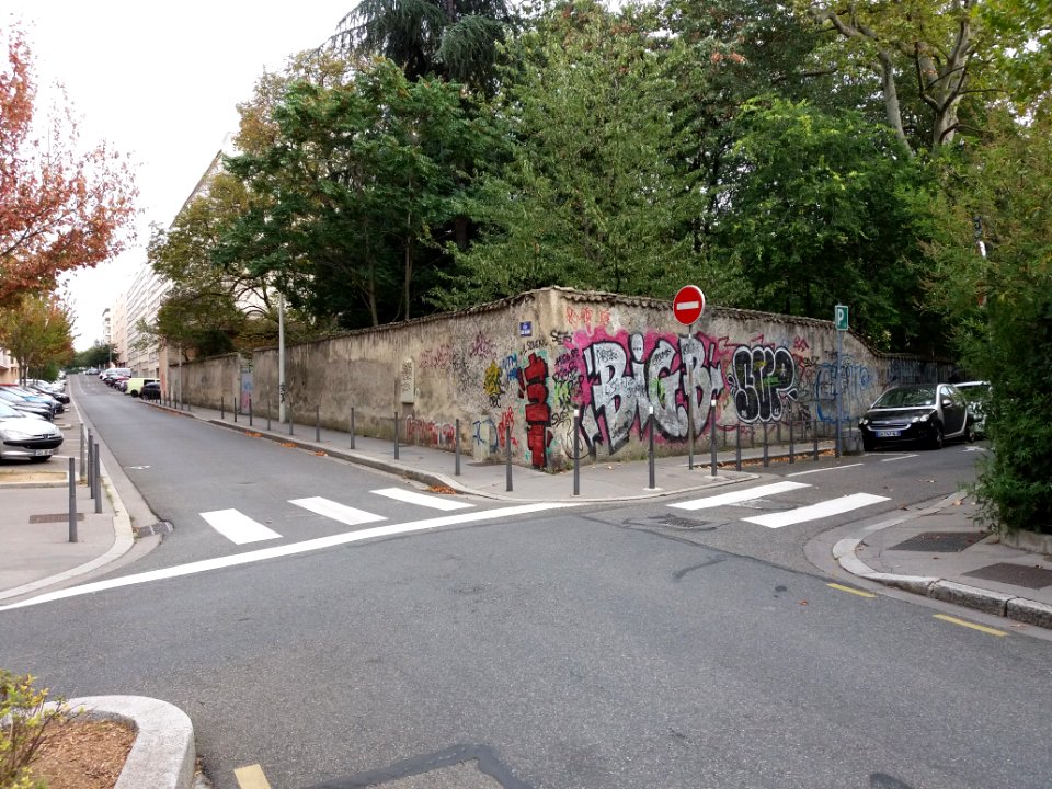 Lyon 3e - Rue Saint Maximin, au croisement de la rue Professeur Paul Sisley, angle de la villa Monoyer