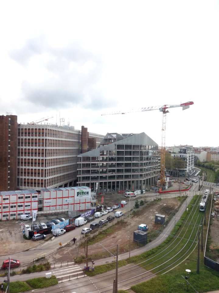 Lyon 3e - Rue Maurice Flandin, côté sud depuis le bâtiment des Archives du Rhône