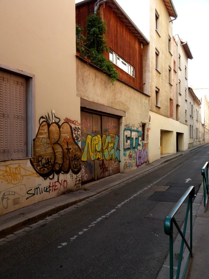 Lyon 4e - Rue Calas, immeuble au numéro 11